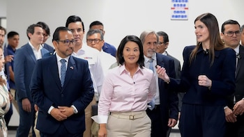 La presidenta Keiko Fujimori evalúa el modelo salvadoreño de telemedicina para recortar listas de espera en Perú