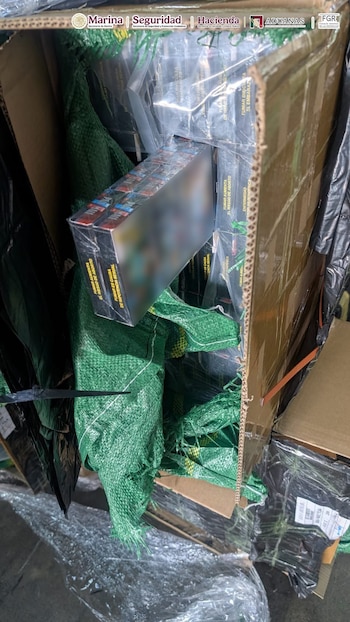 Interceptan en el AICM más de dos millones de cigarros apócrifos: llegaron etiquetados como palillos perfumados. Marina