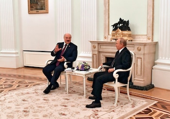Putin y Lukashenko abrieron hoy negociaciones para ultimar el acuerdo de integración económica entre Rusia y Bielorrusia (Foto: EFE)