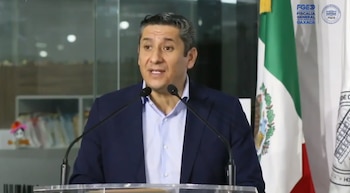 El fiscal José Bernardo Rodríguez Alamilla presentó los resultados de la investigación contra la red de extorsión. Crédito: FGEO