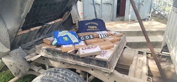 La Policía Nacional decomisó 90 kilos de supuesta cocaína en Potrerillos, Cortés. (FOTOS: Policía Nacional)