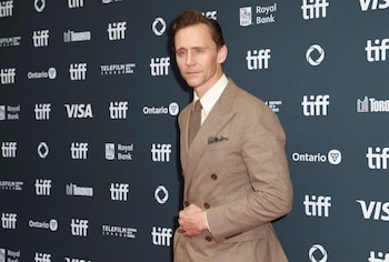 Tom Hiddleston describe la escena