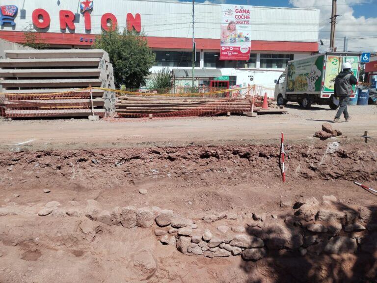 Excavaciones para ductos y buzones permitieron detectar la estructura. Gob