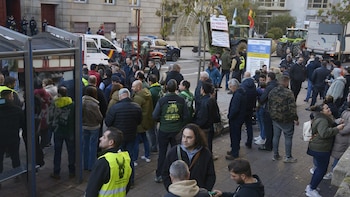 Ganaderos y agricultores se reúnen