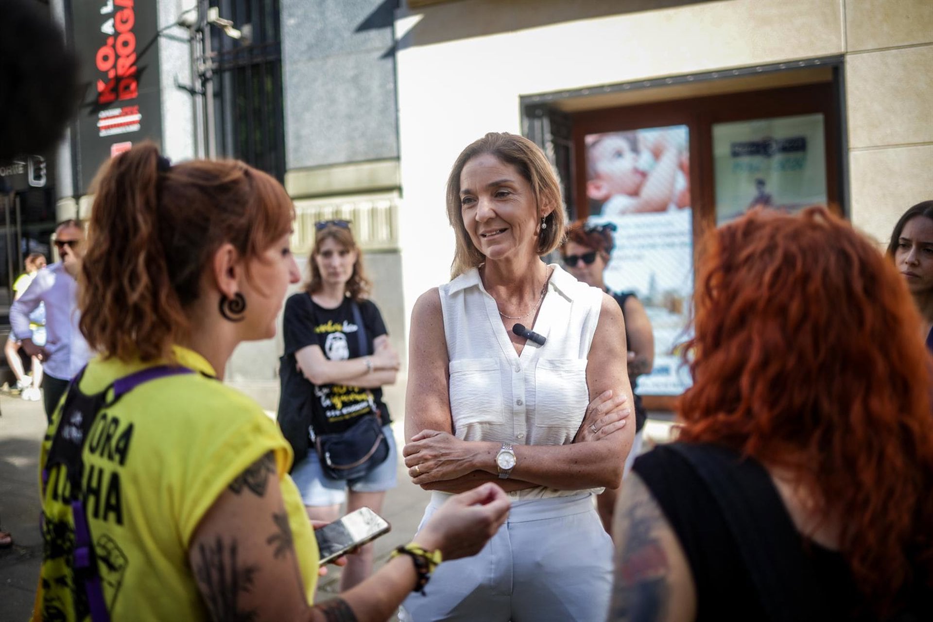 Maroto se reivindica como la opción "con raíces" tras votar en las primarias del PSOE y destaca el "trabajo hecho"