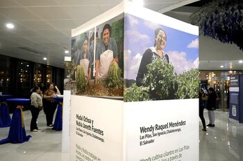 La muestra presentó historias de mujeres rurales, lideresas, empresarias y emprendedoras de la región Trifinio y expuso los resultados del programa MELYT. (Cortesía: ONU Mujeres El Salvador)