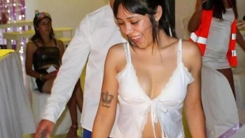 La joven se colgó con