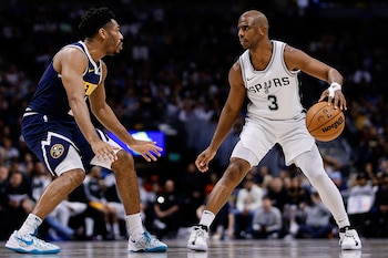 El entrenamiento físico combina pesas