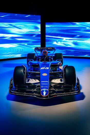 El frente del auto (Prensa