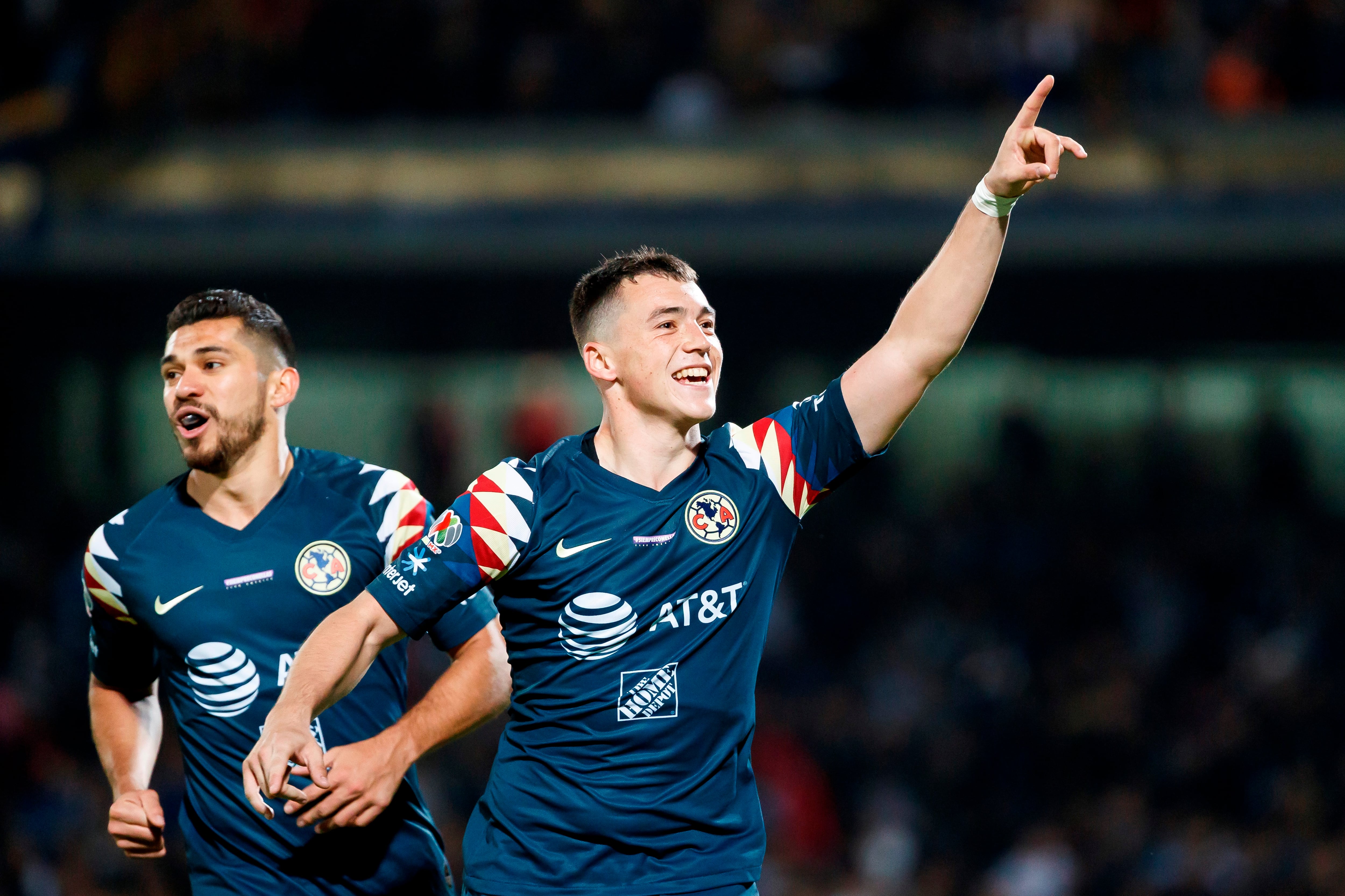 Viñas brilló con América, donde sumó 122 partidos, 24 goles y 4 asistencias durante su paso por la Liga MX. EFE/José Méndez