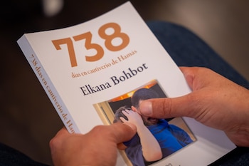 Este es el libro que escribió Elkana Bohbot sobre sus dos años de cautiverio a manos de Hamas - crédito @CancilleríaCol/X