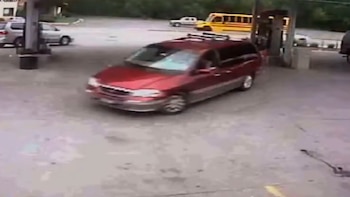La camioneta en la que viajaba Diane Schuler junto a sus dos hijos y sus tres sobrinas minutos antes del choque fatal (Captura de video)