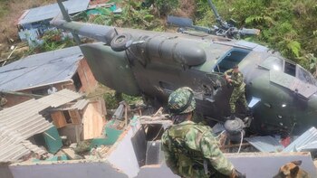 Varios heridos dejó helicóptero del Ejército que se precipitó a tierra en Anorí, Antioquia - crédito @soydeituango/X