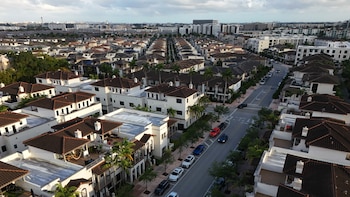 Vecinos que no conversan, jóvenes que se repliegan y el miedo a la exposición: las comunidades estadounidenses se declinan en 2026