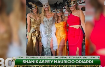 La pareja eligió conmemorar su primera década de matrimonio con una ceremonia religiosa en la Iglesia de Santa María de los Milagros y una fiesta exclusiva
(Ventaneando)