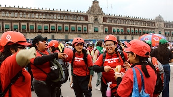 En medio de la marcha