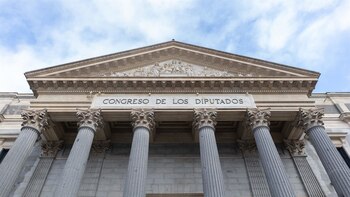 El Congreso ultima su homenaje a las víctimas de la dictadura, ya sin retratos de presidentes franquistas