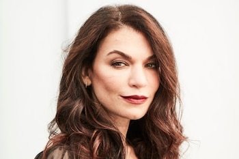 Sara Gamble, Showrunner de la