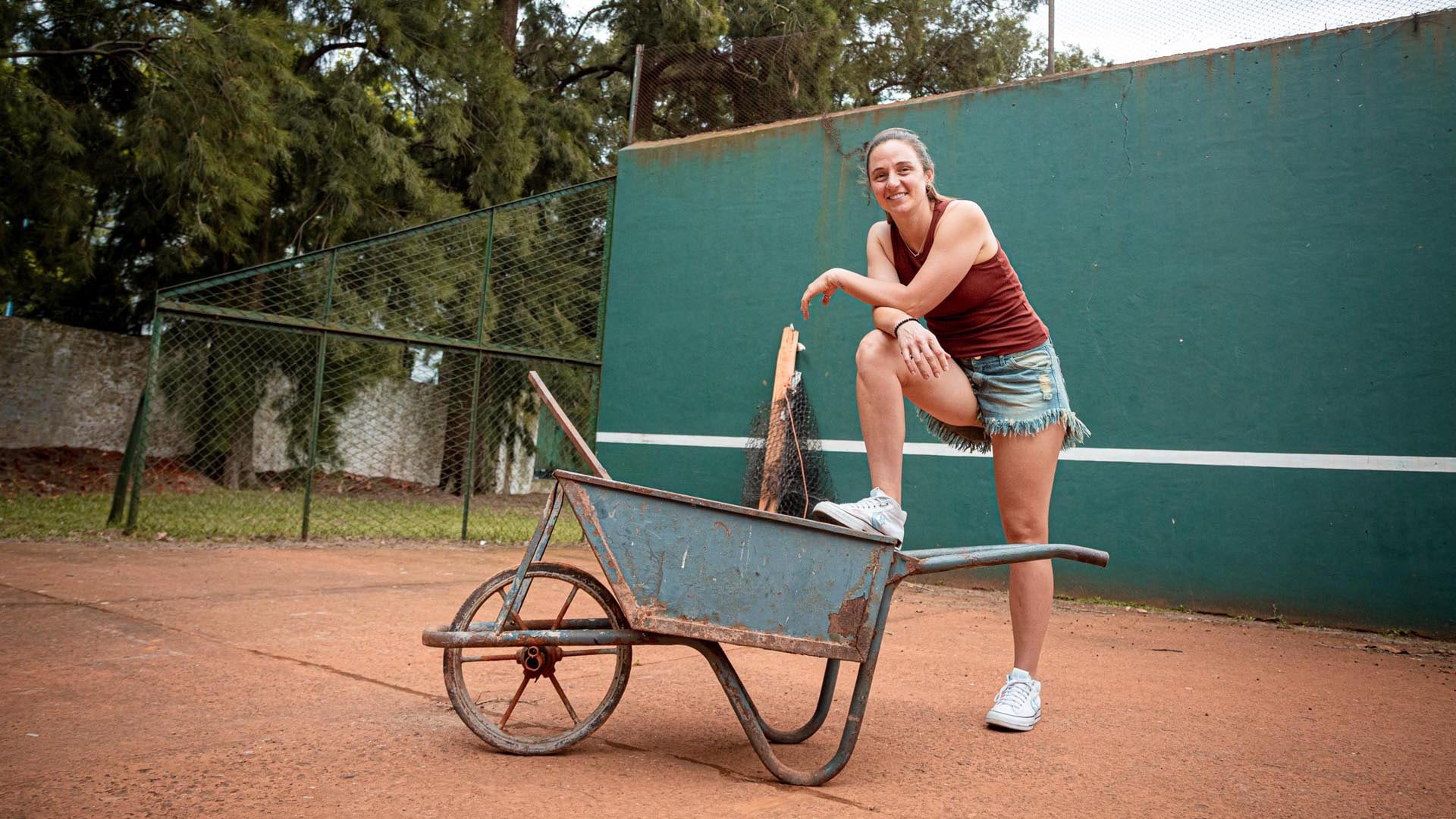 Nadia Podoroska, en una postal íntima y fuera del circuito, durante La Semana del Tenis en el Círculo de la Fuerza Aérea: tiempo de trabajo silencioso, reconstrucción y esperanza de regreso (Crédito: Prensa AAT/Omar Rasjido)