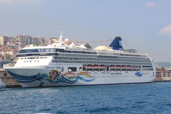 El Norwegian Spirit, la embarcación que tuvo un "viaje maldito" (Foto: Especial)