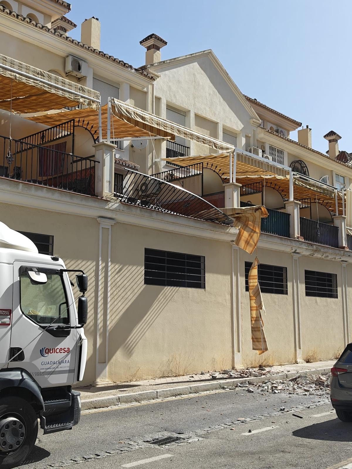 Daños en una vivienda de Granada tras el terremoto de magnitud 4,7 este martes. (EFE)