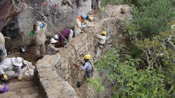 Puente Inca de Machu Picchu reabre tras intervenir tramo afectado por filtraciones de agua, hundimiento y pérdida de estabilidad del camino