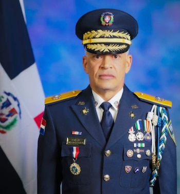 Ernesto Rodríguez García asumió la dirección de la Policía Nacional el 18 de agosto y planteó fortalecer el seguimiento de los policías jóvenes y los controles en las calles./ (Presidencia de la República Dominicana)