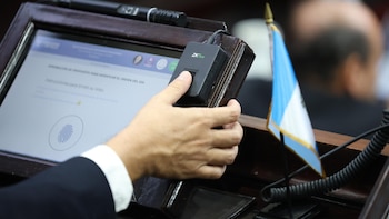El Congreso de Guatemala despeja el camino para que Arévalo decida entre dos mecanismos de control de precios de combustibles