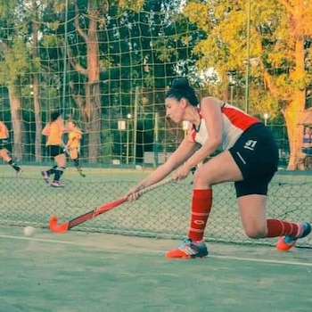 Denise practicaba hockey y fútbol