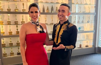 Milena Mayorga, embajadora de El Salvador en Estados Unidos, junto a Romeo Escobar, productor y ganador de tres premios Emmy (Cortesía: Milena Mayorga).