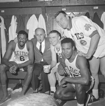 En 1964 con Boston Celtics: