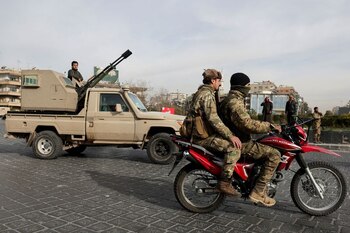 Para el 8 de diciembre, los insurgentes habían llegado a Damasco, la capital, y Assad había huido a Rusia, poniendo fin al gobierno de 53 años de su familia (REUTERS/Amr Abdallah Dalsh/ARCHIVO)