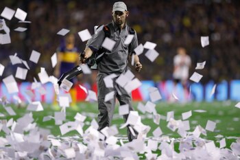 Varios hombres tuvieron que utilizar