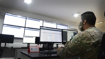 El comandante de ciberdefensa explica