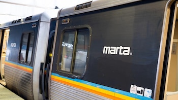 La muerte de una mujer por apuñalamiento en un tren de MARTA intensifica el debate sobre la seguridad pública pensando en el Mundial