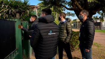 En los controles casa por