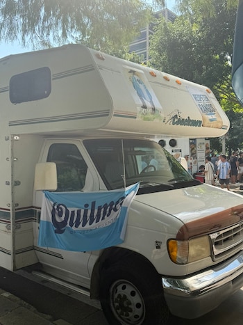 Banderazo de argentinos en Dallas antes del partido ante Austria