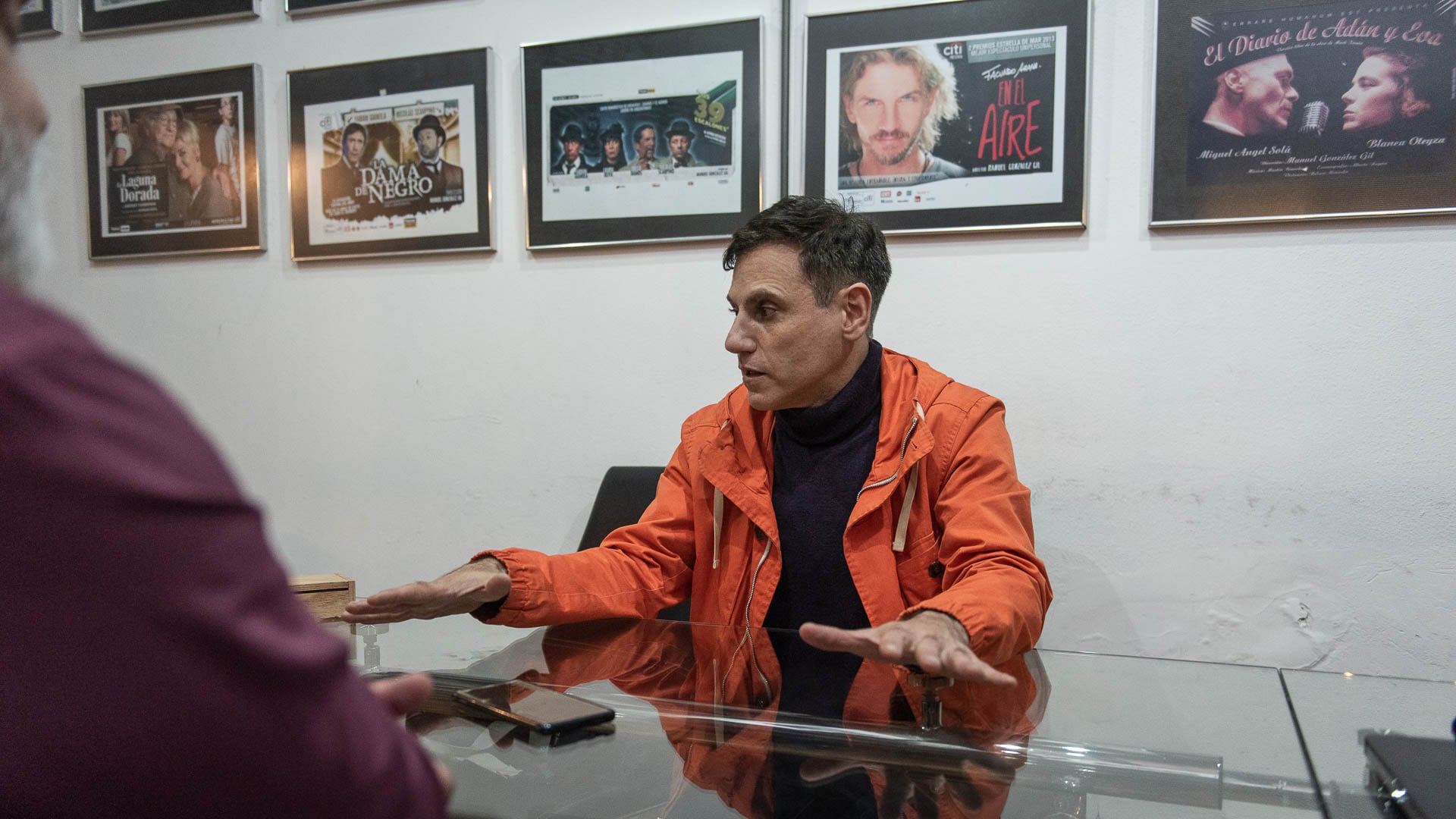 Mientras ensaya La ratonera, Walter Quiroz mira hacia atrás y encuentra las “migas de pan” que fueron marcando su camino (Gustavo Gavotti)