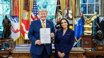 María Consuelo Araújo posó con Donald Trump en la Casa Blanca al presentar sus cartas credenciales como embajadora de Colombia