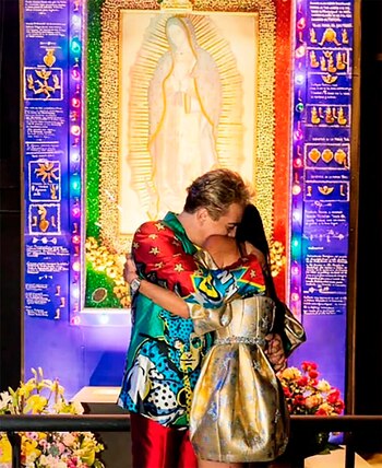 Completamente enamorados, el artista y