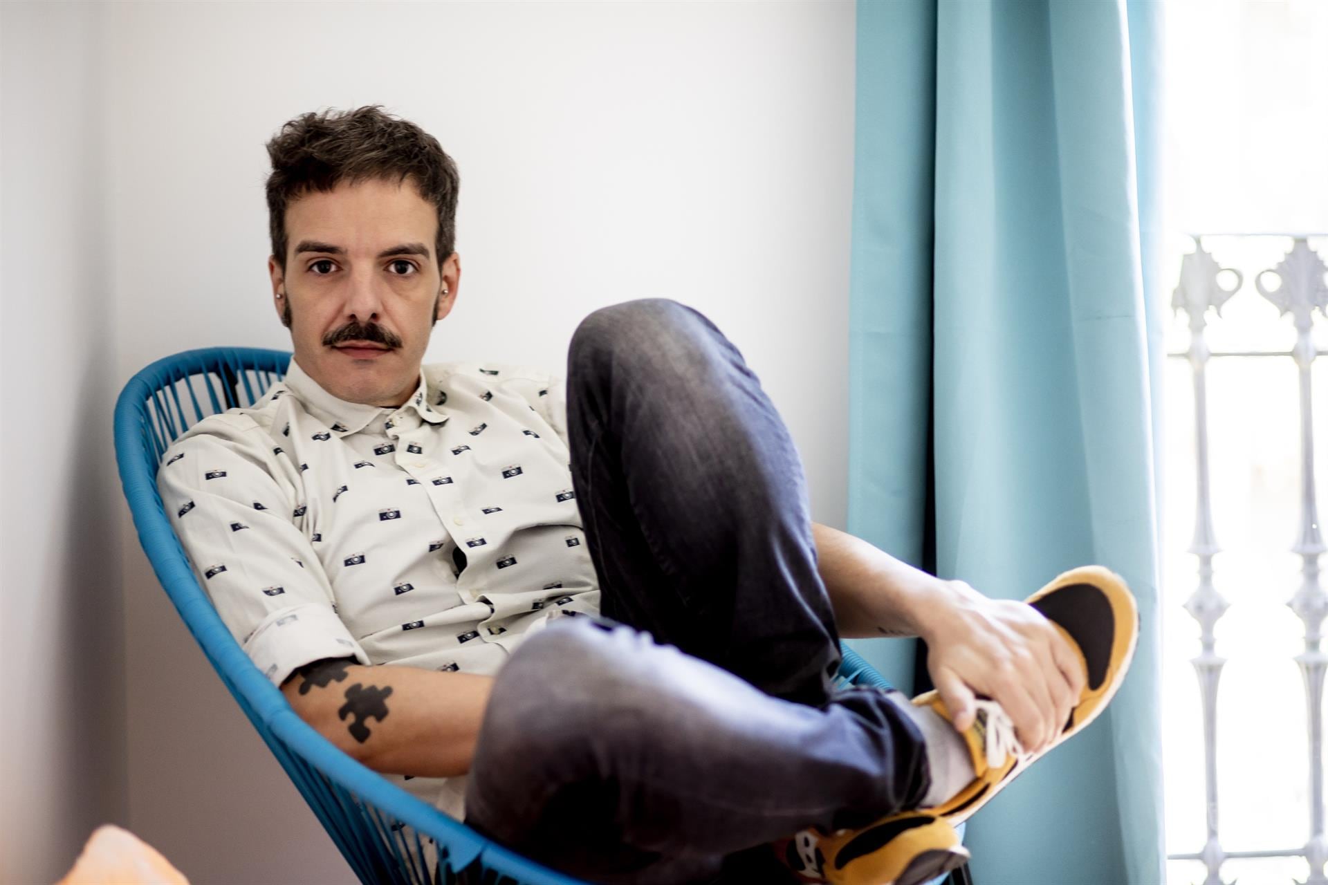 Javier Giner retrata la precariedad en 'Esta soledad' y pide a los políticos que dejen de "crispar" y "pensar en ellos"