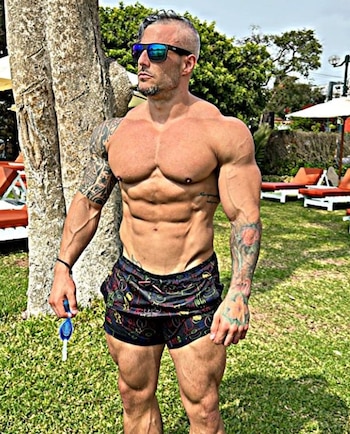 Rodrigo Valle en salidas con