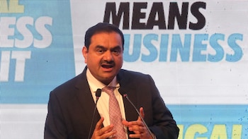 Quién es Gautam Adani, el multimillonario indio que apuesta a un megaproyecto de exportación de GNL en Argentina