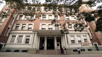 Un religioso di una scuola