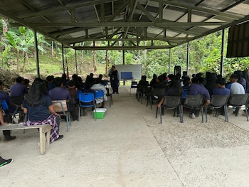 Profesionales en salud impartieron charlas