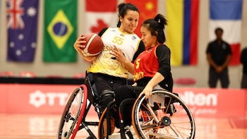 La selección femenina logra un histórico triunfo ante China y está en cuartos del Mundial de BSR