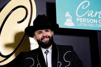 Carin León agradece a los