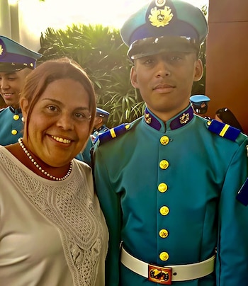 Ana Luisa Hernández con su