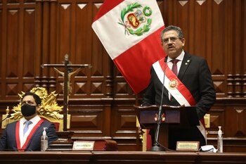 Manuel Merino tomó posesión como