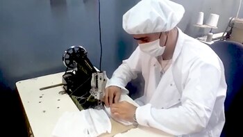 Los presos que fabrican barbijos